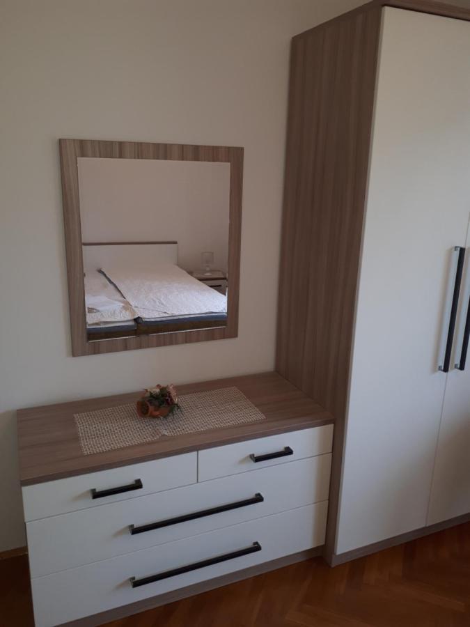 Apartment Groundfloor Jelsa  Bagian luar foto