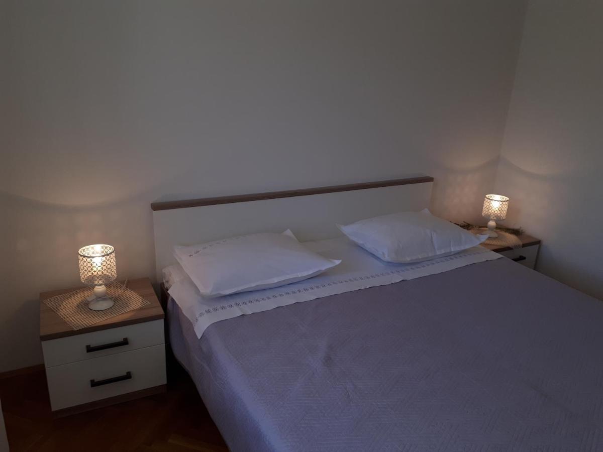 Apartment Groundfloor Jelsa  Bagian luar foto
