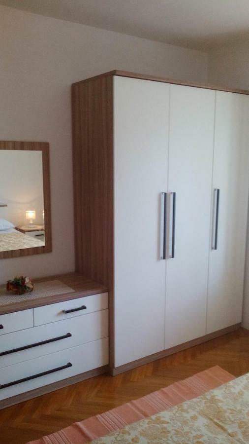 Apartment Groundfloor Jelsa  Bagian luar foto