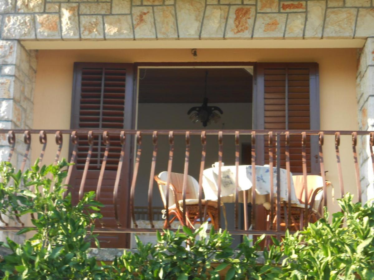Apartment Groundfloor Jelsa  Bagian luar foto